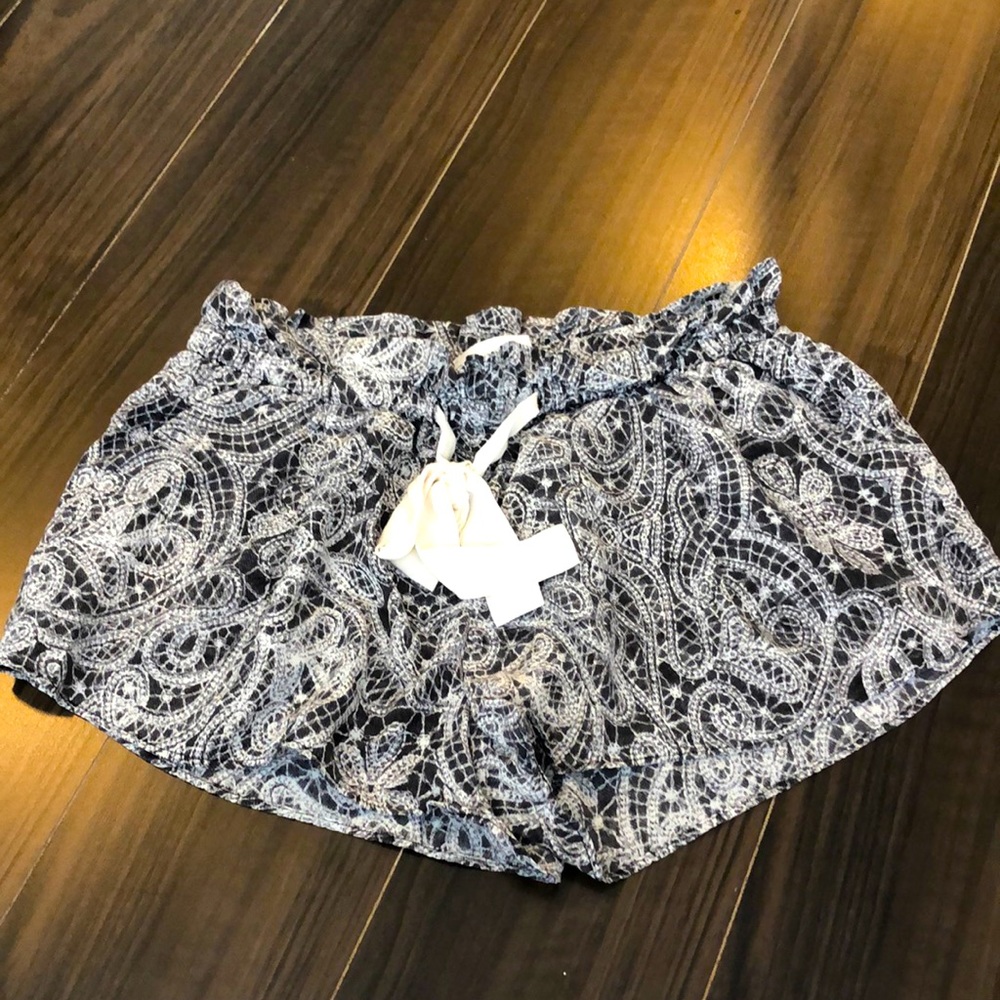 WILFRED 100% silk mini shorts